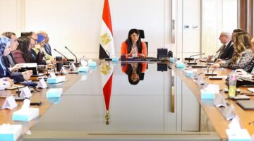 وزيرة التخطيط توجه بالبدء الفوري في إعداد خطة التنمية متوسطة المدى