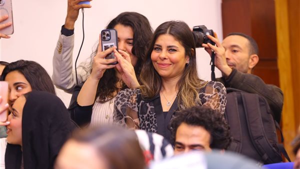 وزيرة التضامن تكرم نجوم وصناع مسلسل «لام شمسية» (صور) وزيرة التضامن تكرم نجوم وصناع مسلسل «لام شمسية» (صور)