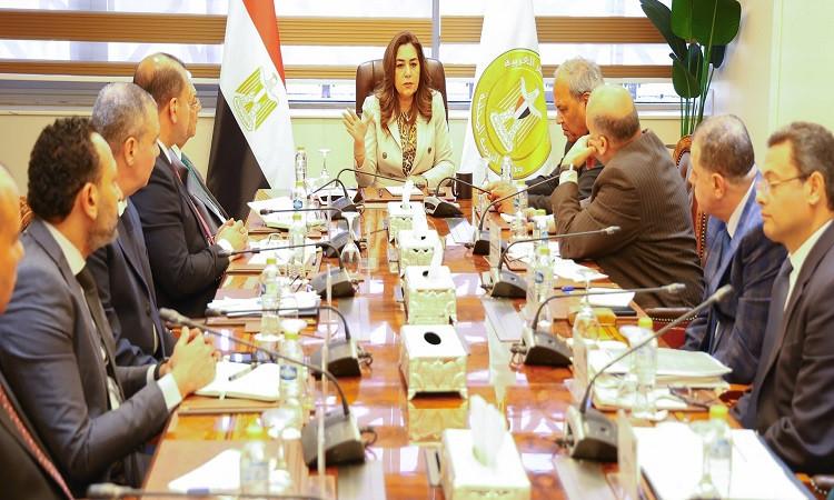 وزيرة التنمية المحلية تؤكد الحرص على تحسين كفاءة الانفاق والاستثمار وزيرة التنمية المحلية تؤكد الحرص على تحسين كفاءة الانفاق والاستثمار