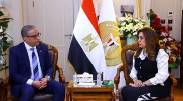 وزيرة التنمية المحلية تتابع مع محافظ الفيوم جهود تحسين مناخ الاستثمار
