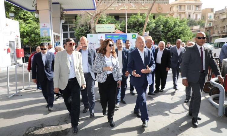 وزيرة التنمية المحلية ومحافظ القاهرة يتفقدان مواقف سيارات ومحطات وقود وزيرة التنمية المحلية ومحافظ القاهرة يتفقدان مواقف سيارات ومحطات وقود