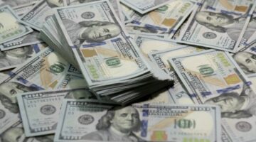 سعر الدولار مقابل الجنيه المصري اليوم السبت 12 أبريل 2025