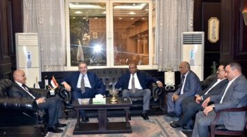 وفد الغرف التجارية يشيد بالدور الاستثمارى للمناطق الصناعية بالأقصر (صور)