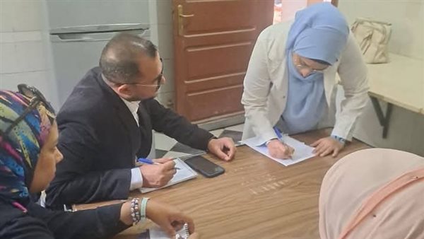 وفد وزارة الصحة يتفقد سير العمل بالوحدات الصحية بالأقصر (صور) وفد وزارة الصحة يتفقد سير العمل بالوحدات الصحية بالأقصر (صور)