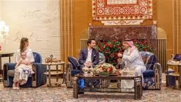ولي عهد الأردن يلتقي عاهل البحرين خلال زيارة خاصة إلى المنامة ولي عهد الأردن يلتقي عاهل البحرين خلال زيارة خاصة إلى المنامة