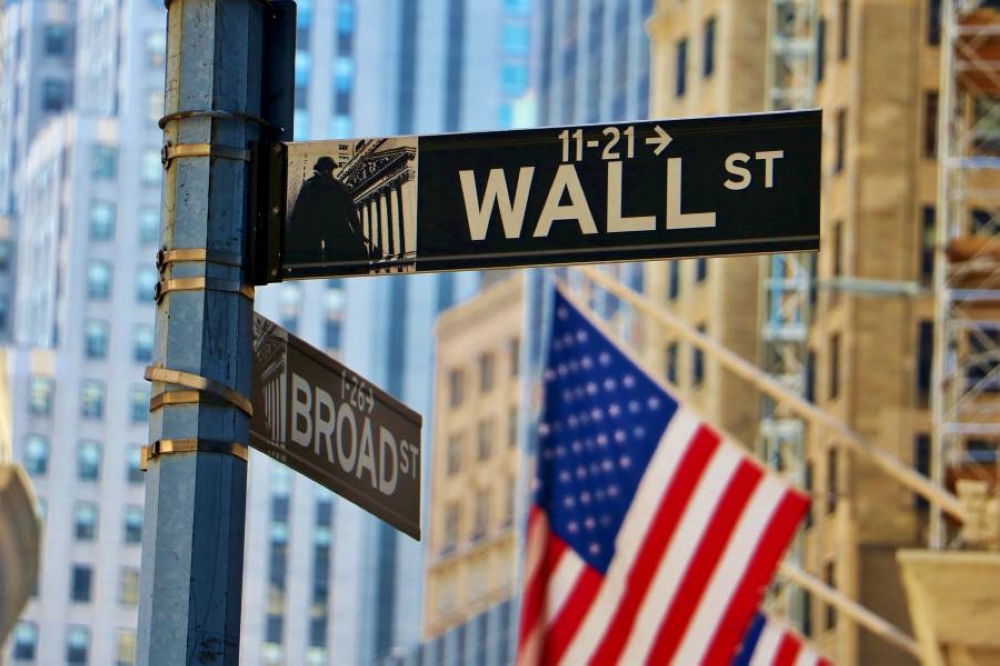 وول ستريت تتراجع مع بدء التعاملات.. داو جونز يخسر أكثر من 200 نقطة وول ستريت تتراجع مع بدء التعاملات.. داو جونز يخسر أكثر من 200 نقطة