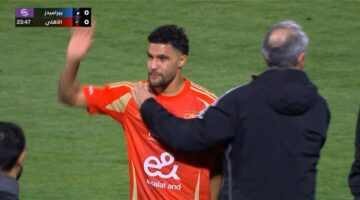 يحيى عطية الله يغادر مباراة الأهلي وبيراميدز بالدموع