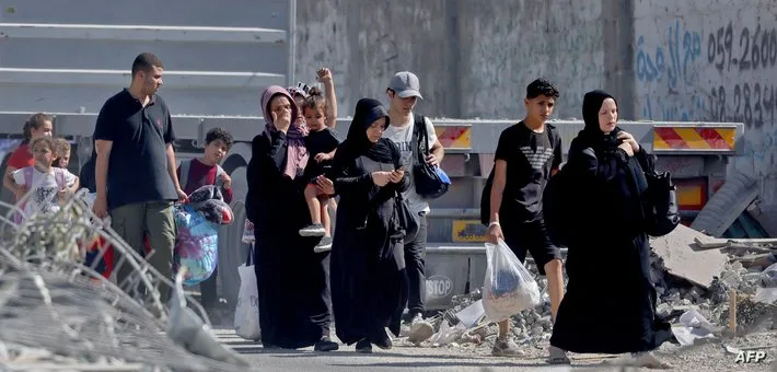 حماس: اعتراف المتحدث السابق باسم الخارجية الأمريكية يكشف عن غطاء واشنطن للمخالفات الإسرائيلية. حماس: اعتراف المتحدث السابق باسم الخارجية الأمريكية يكشف عن غطاء واشنطن للمخالفات الإسرائيلية.