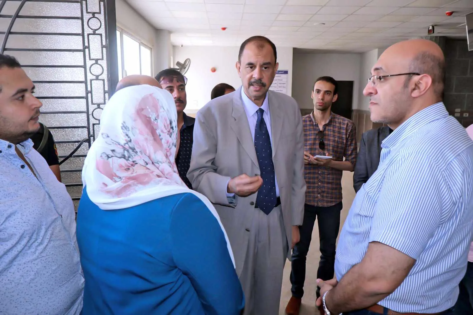 محافظ سوهاج يتفقد مركز الكوثر الطبي.. ويوجه بسرعة إنجاز الأعمال لتشغيله محافظ سوهاج يتفقد مركز الكوثر الطبي.. ويوجه بسرعة إنجاز الأعمال لتشغيله