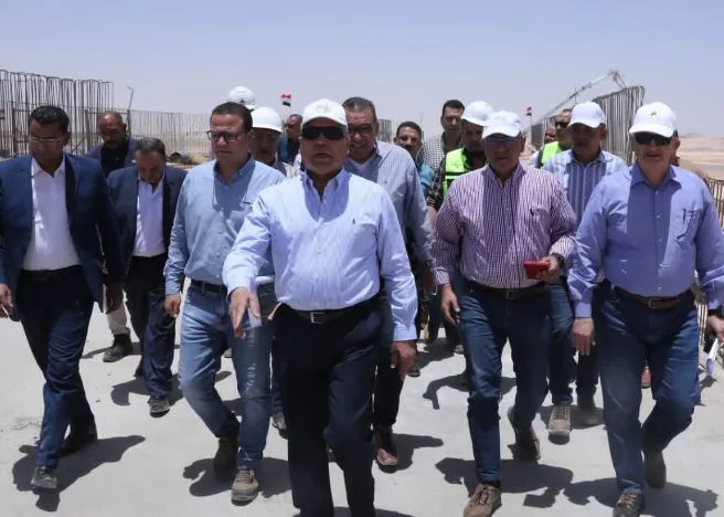 كامل الوزير ي inaugurate مصنعًا للنسيج في المنيا.. ما هي نتائج زيارته التفقدية؟