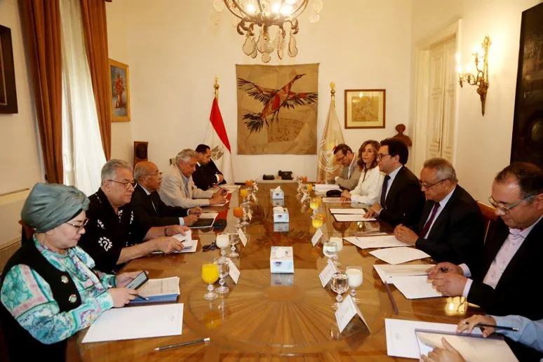 وزير الثقافة يلتقي باللجنة المسؤولة عن انتخاب الرئيس الجديد لأكاديمية الفنون
