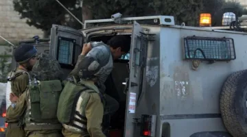 بينهم سيدة.. الجيش الإسرائيلي يعتقل 8 فلسطينيين بالضفة الغربية
