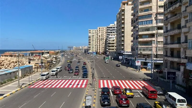محافظة الإسكندرية تعلن عن بدء مشروع رصف وتحسين طريق الكورنيش في كلا الحارتين