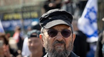 إيهود باراك يدعو لعصيان مدني لإسقاط نتنياهو