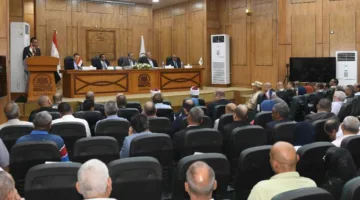 محافظ قنا يشارك في احتفالية عيد العمال ويشيد بدورهم في بناء الوطن
