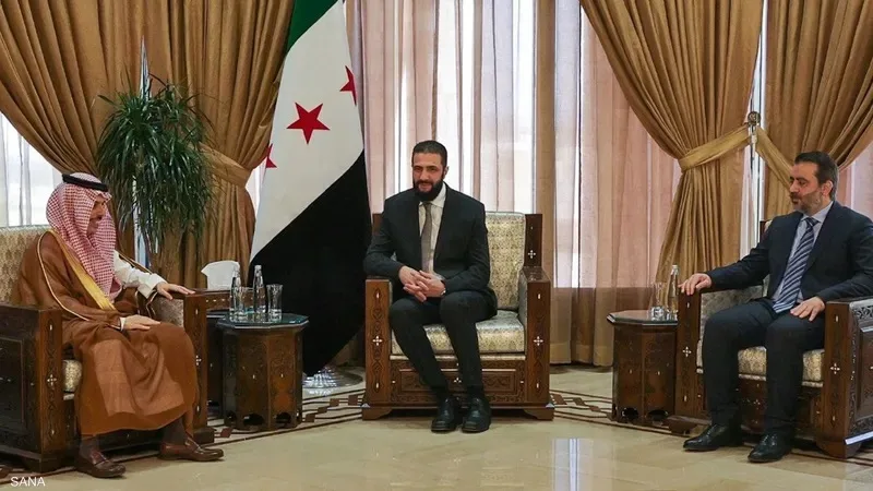 قضايا رئيسية في زيارة وزير الخارجية السعودي إلى دمشق: الشرع ودعم الاقتصاد السوري.