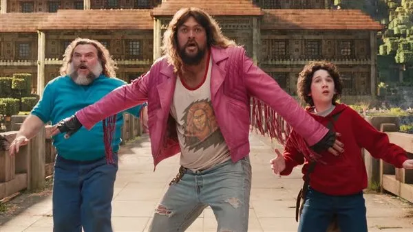 100 مليون تفصل فيلم A Minecraft Movie عن تحقيق مليار دولار. 100 مليون تفصل فيلم A Minecraft Movie عن تحقيق مليار دولار.