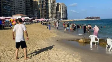 برغم رحلات اليوم الواحد.. إقبال متوسط على شواطئ الاسكندرية