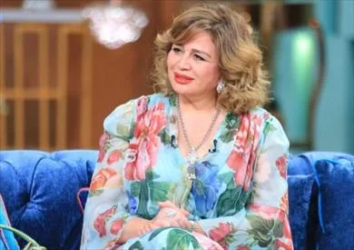 إلهام شاهين: عادل إمام له الفضل في توجيهي وعلّمنا أن الفن يحمل رسالة.
