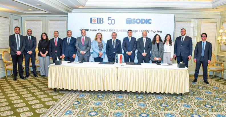 «CIB» يوقع مع «سوديك» قرضا معبريا بقيمة 2.45 مليار جنيه لتمويل مشروع «June» فى الساحل الشمالى «CIB» يوقع مع «سوديك» قرضا معبريا بقيمة 2.45 مليار جنيه لتمويل مشروع «June» فى الساحل الشمالى