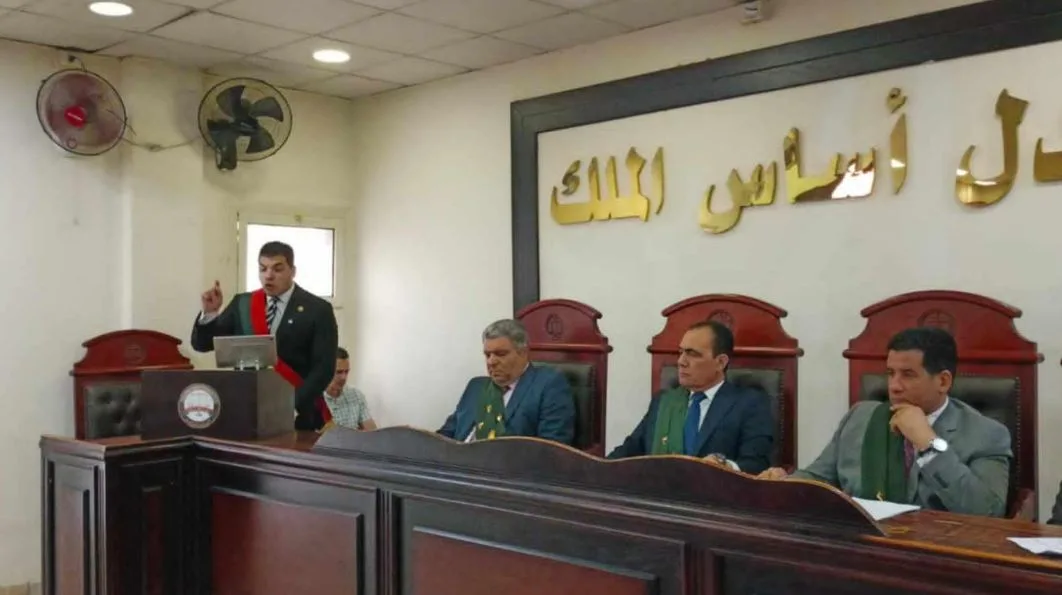 إعدام كهربائي بتهمة قتل زوجته طعنًا أمام أطفاله في البحيرة إعدام كهربائي بتهمة قتل زوجته طعنًا أمام أطفاله في البحيرة