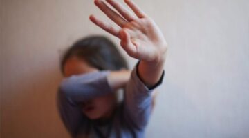 «هددها بقتل والدها».. حبس حارس أمن بتهمة الاعتداء على طفلة في القليوبية