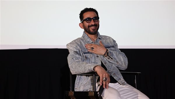 "مصري وقاعد صف أول؟".. أحمد حلمي يعتذر بعد أزمة مصطفى جاد في موسم الرياض "مصري وقاعد صف أول؟".. أحمد حلمي يعتذر بعد أزمة مصطفى جاد في موسم الرياض
