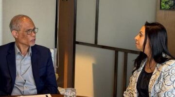 مايا مرسي تبحث سبل التعاون المشترك مع وزير الأسرة بسنغافورة