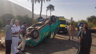 رايحين يحصدوا القمح.. مصرع شخص وإصابة 34 في إنقلاب سيارة ربع نقل في البداري بأسيوط رايحين يحصدوا القمح.. مصرع شخص وإصابة 34 في إنقلاب سيارة ربع نقل في البداري بأسيوط