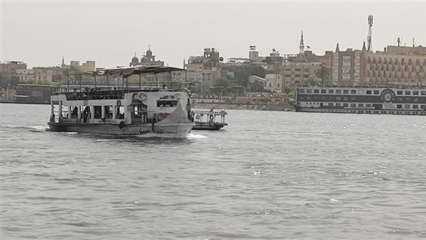 استئناف حركة الملاحة النهرية بالبر الغربي عقب تحسن الأحوال الجوية بالأقصر استئناف حركة الملاحة النهرية بالبر الغربي عقب تحسن الأحوال الجوية بالأقصر
