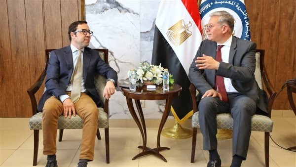 وزير البترول يلتقي ممثلي “شارد كابيتال” للوقوف علي تطورات العمل بمجمع البحر المتوسط للبتروكيماويات وزير البترول يلتقي ممثلي “شارد كابيتال” للوقوف علي تطورات العمل بمجمع البحر المتوسط للبتروكيماويات