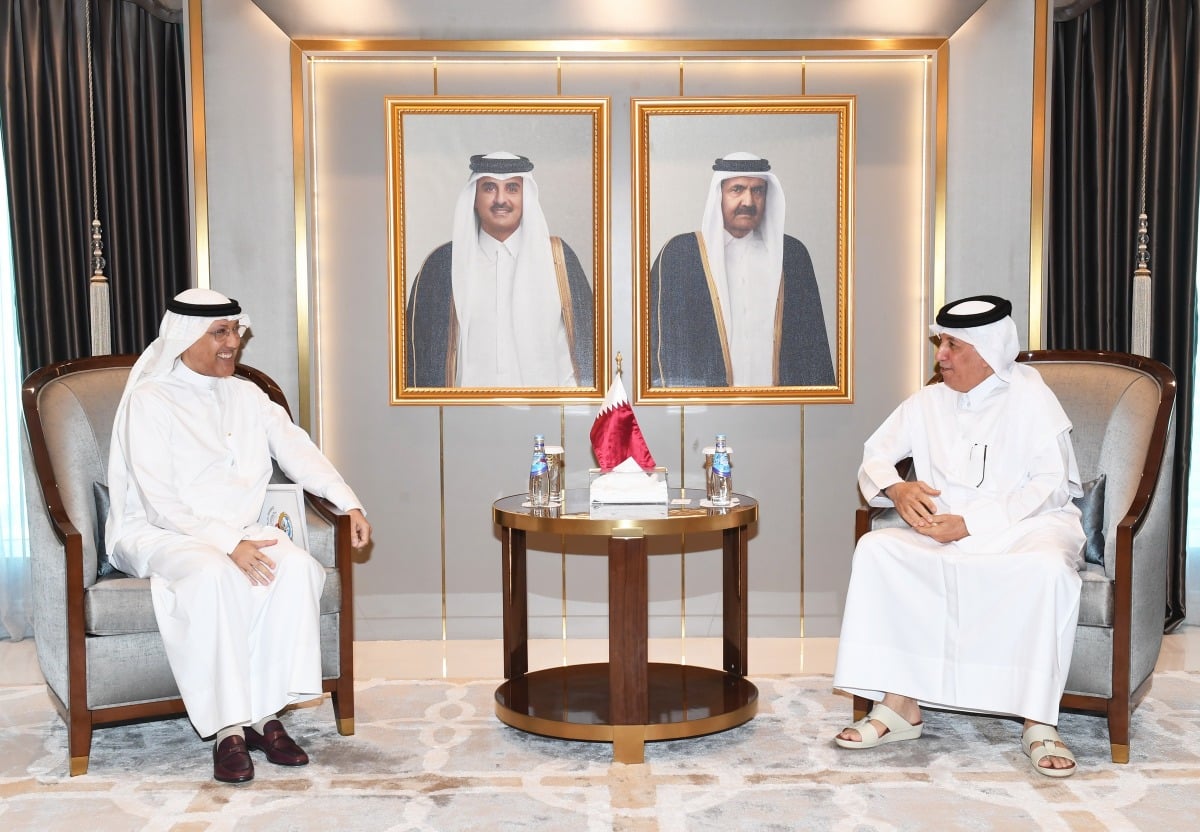  وزير الدولة للشؤون الخارجية يجتمع مع سفير الكويت وزير الدولة للشؤون الخارجية يجتمع مع سفير الكويت