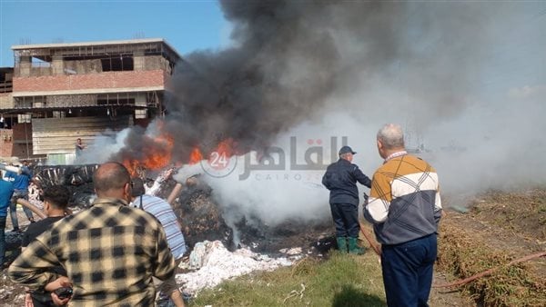 بـ 5 سيارات إطفاء وإسعاف.. السيطرة على حريق في مصنع تصنيع قطن بالغربية بـ 5 سيارات إطفاء وإسعاف.. السيطرة على حريق في مصنع تصنيع قطن بالغربية