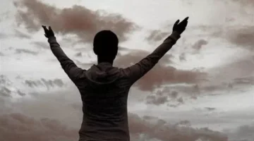 دعاء المظلوم على الظالم.. كلمات تفتح أبواب السماء