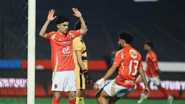 لاعب الأهلي الأسبق : مستوى بن شرقي ينخفض تدريجيًا لاعب الأهلي الأسبق : مستوى بن شرقي ينخفض تدريجيًا