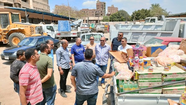 ضبط 8 أطنان مواد غذائية منتهية الصلاحية في حملة مكبرة بإمبابة .. صور