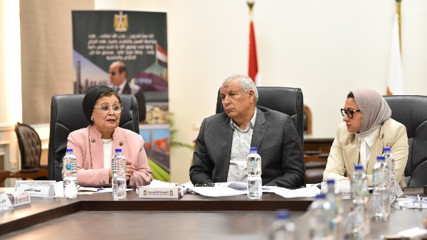 الصحة تشيد بجهود الوادي الجديد في تنفيذ خطة تحسين الخصائص السكانية الصحة تشيد بجهود الوادي الجديد في تنفيذ خطة تحسين الخصائص السكانية