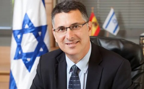 وزير خارجية إسرائيل يحرّض ضد سوريا ويدعو لتدخل دولي بشؤونها ويتهم الادارة السورية باضطهاد الأقليات وزير خارجية إسرائيل يحرّض ضد سوريا ويدعو لتدخل دولي بشؤونها ويتهم الادارة السورية باضطهاد الأقليات