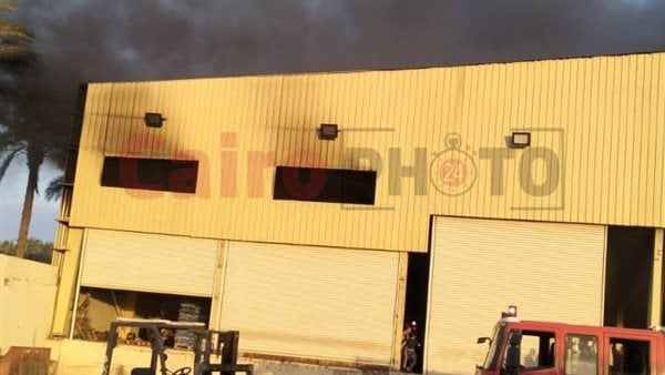 اندلاع حريق بإحدى ثلاجات البطاطس في البحيرة.. والحماية المدنية تحاول السيطرة اندلاع حريق بإحدى ثلاجات البطاطس في البحيرة.. والحماية المدنية تحاول السيطرة
