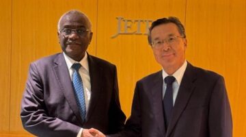 سفير السودان باليابان يلتقي الرئيس منظمة التجارة الخارجية اليابانية لبحث سبل التعاون