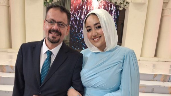 والد ضحية انفجار خط الغاز يستغيث ويطلب حق بنته والد ضحية انفجار خط الغاز يستغيث ويطلب حق بنته
