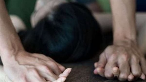 اعتدى عليها مرتين وهددها بقتل والديها.. تفاصيل جديدة في واقعة اعتداء خفير على صغيرة بشبين القناطر اعتدى عليها مرتين وهددها بقتل والديها.. تفاصيل جديدة في واقعة اعتداء خفير على صغيرة بشبين القناطر