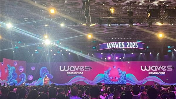 وزير الثقافة يصل مومباي للمشاركة في قمة WAVES العالمية بحضور 10 آلاف مبدع من 100 دولة وزير الثقافة يصل مومباي للمشاركة في قمة WAVES العالمية بحضور 10 آلاف مبدع من 100 دولة