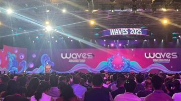 وزير الثقافة يصل مومباي للمشاركة في قمة WAVES العالمية