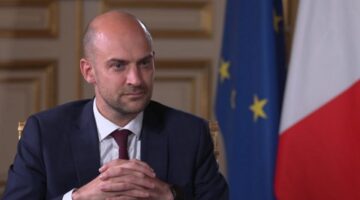 بارو لفرانس برس: بوتين “العائق الوحيد” أمام السلام في أوكرانيا … ولا لقاء بين الإيرانيين والأوروبيين الجمعة