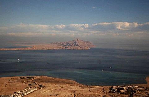 تيران وصنافير تثيران جدلا جديدا في مصر.. ما قصة القاعدة الأمريكية التي كشفتها صحيفة “وول ستريت جورنال”؟ تيران وصنافير تثيران جدلا جديدا في مصر.. ما قصة القاعدة الأمريكية التي كشفتها صحيفة “وول ستريت جورنال”؟