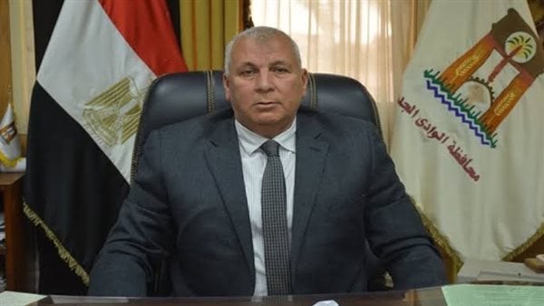 محافظ الوادي الجديد يستعرض خطة استكمال رفع كفاءة الأحياء الداخلية محافظ الوادي الجديد يستعرض خطة استكمال رفع كفاءة الأحياء الداخلية