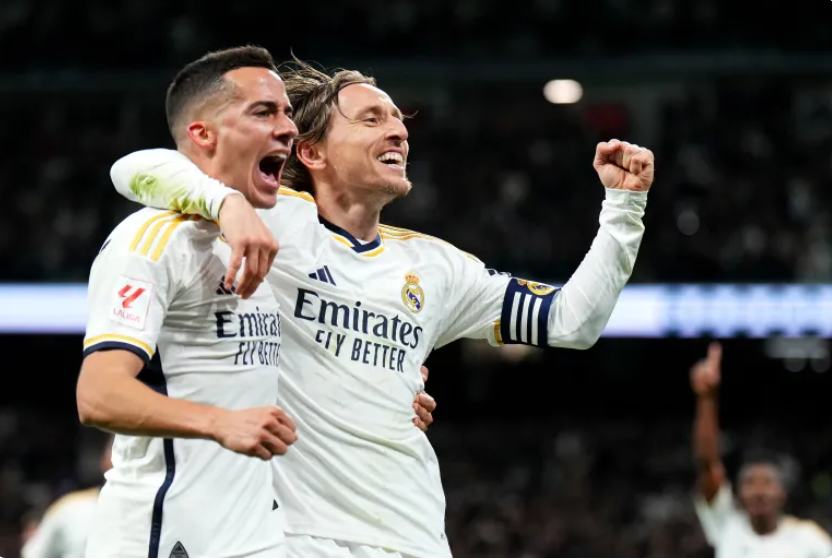 ريال مدريد يلجأ لأغرب عقد لضمان مشاركة مودريتش في مونديال الأندية ريال مدريد يلجأ لأغرب عقد لضمان مشاركة مودريتش في مونديال الأندية