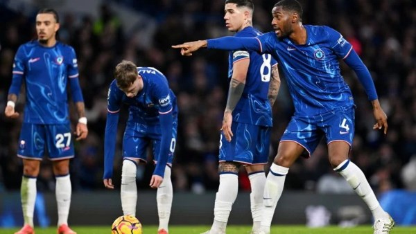 تشيلسي يكتسح ديورجاردن برباعية ويقترب من نهائي دوري المؤتمر الأوروبي تشيلسي يكتسح ديورجاردن برباعية ويقترب من نهائي دوري المؤتمر الأوروبي