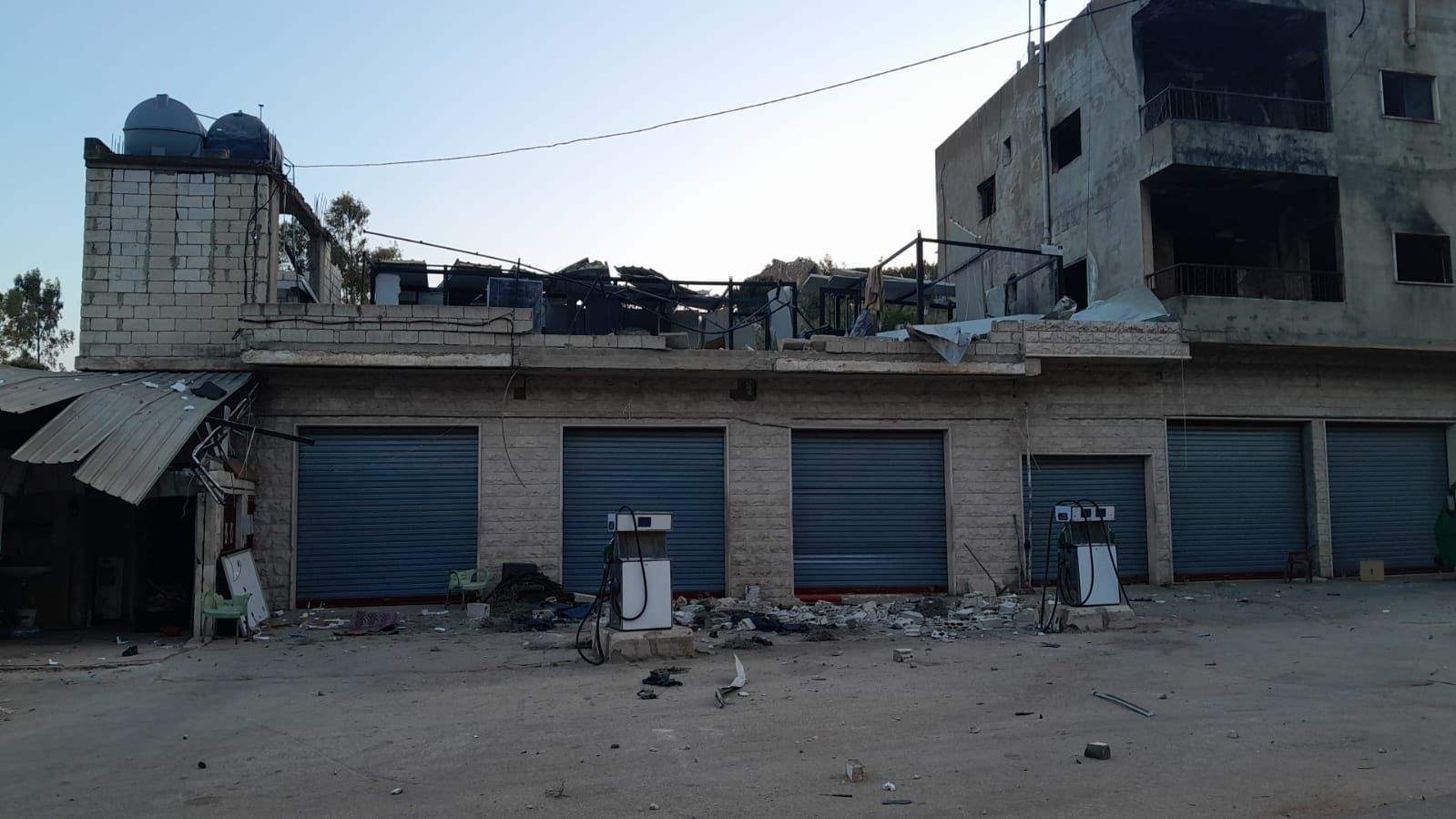 مراسل الجديد: إصابة مواطن وزوجته و3 آخرين جراء غارة لمسيرة إسرائيلية إستهدفت فجر اليوم غرفتين جاهزتين ملحقتين بمحطة وقود في بلدة حولا مراسل الجديد: إصابة مواطن وزوجته و3 آخرين جراء غارة لمسيرة إسرائيلية إستهدفت فجر اليوم غرفتين جاهزتين ملحقتين بمحطة وقود في بلدة حولا